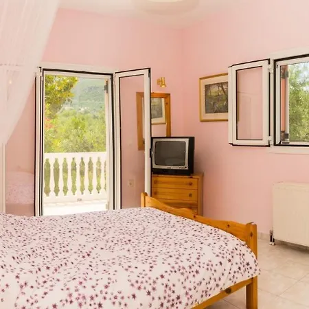 2-Bed House In Alykes With Mountain Views Alykes (Zakynthos)