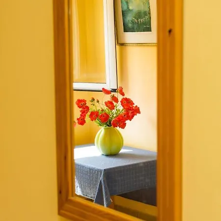2-Bed House In Alykes With Mountain Views Hébergement de vacances *